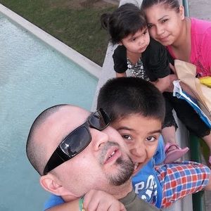 Meet your Posher, Javier